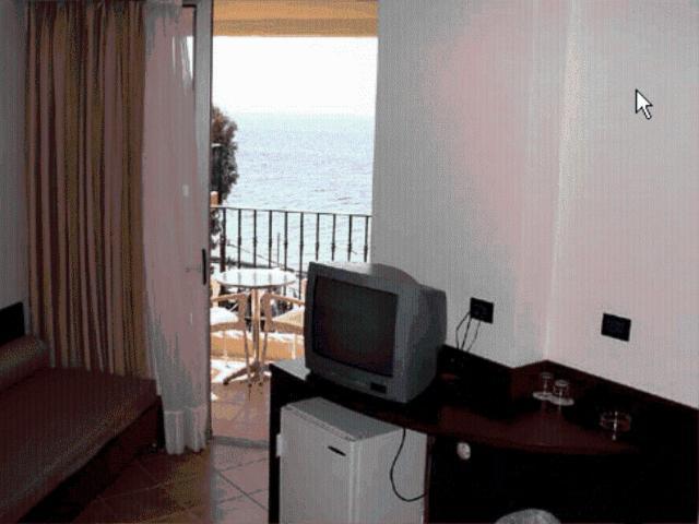 מלון לאוטרה אדיפסאו Thalassa חדר תמונה